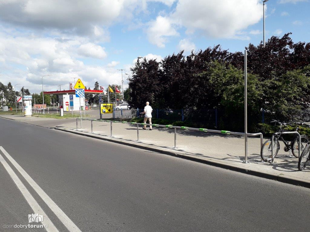 Montują stacje wypożyczalni rowerów