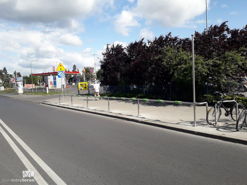 Montują stacje wypożyczalni rowerów