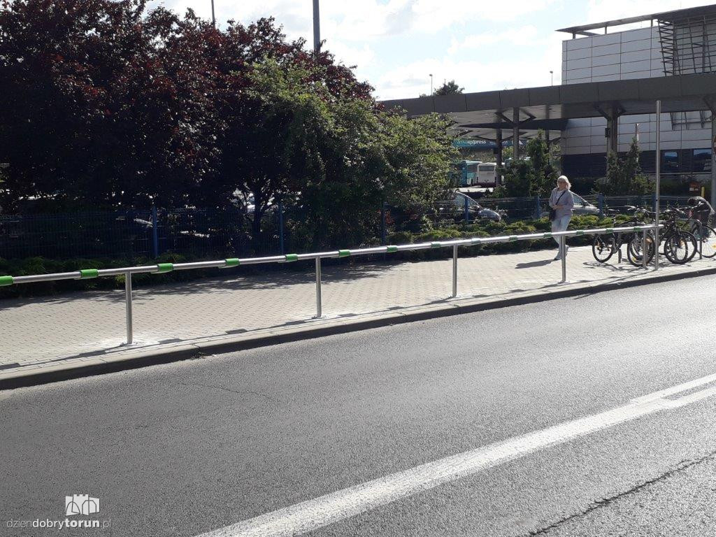 Montują stacje wypożyczalni rowerów
