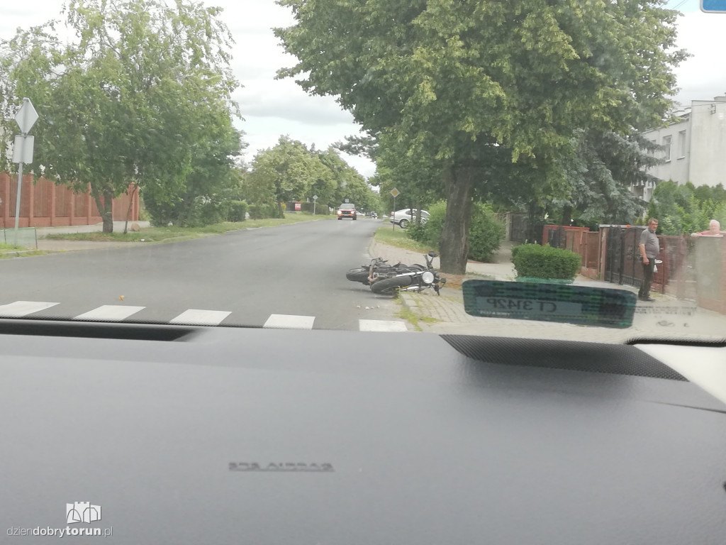 Zderzenie motocyklisty z autem na Wrzosach