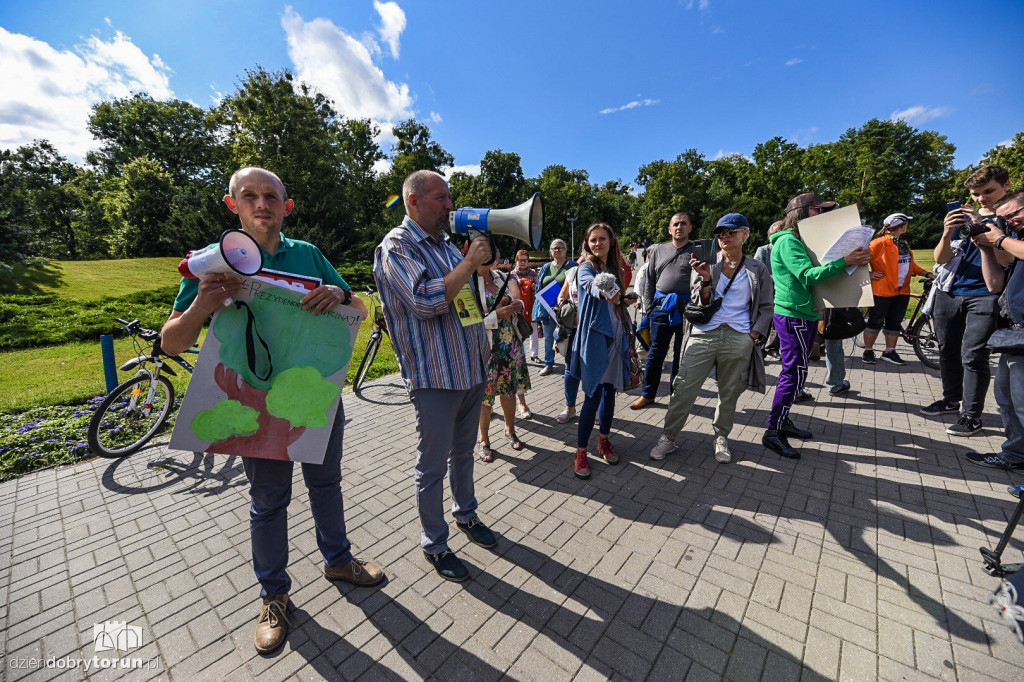Protest przeciwko wycince drzew