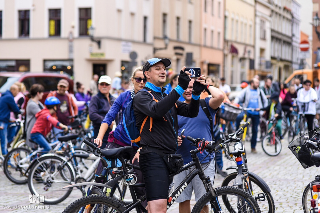 Wakacyjna rowerowa masa krytyczna
