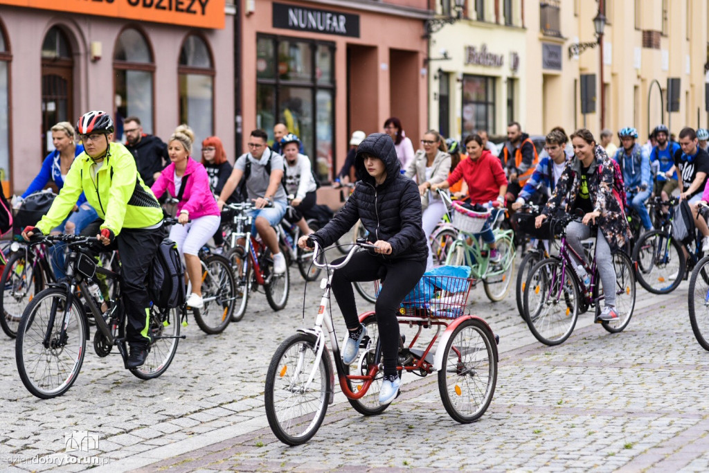 Wakacyjna rowerowa masa krytyczna