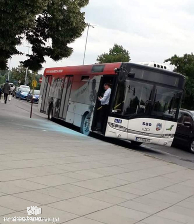 Pożar autobusu w centrum miasta