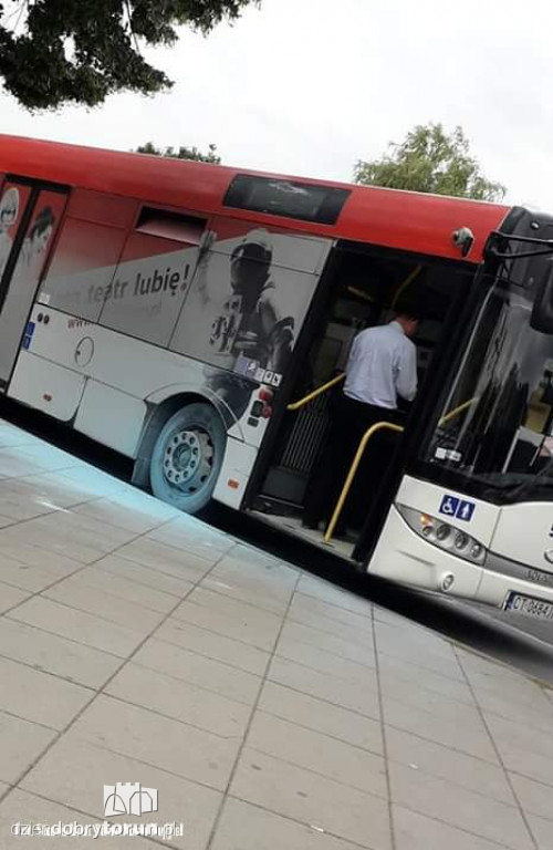 Pożar autobusu w centrum miasta