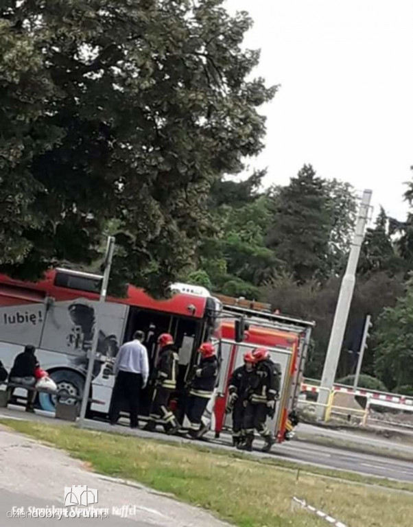 Pożar autobusu w centrum miasta