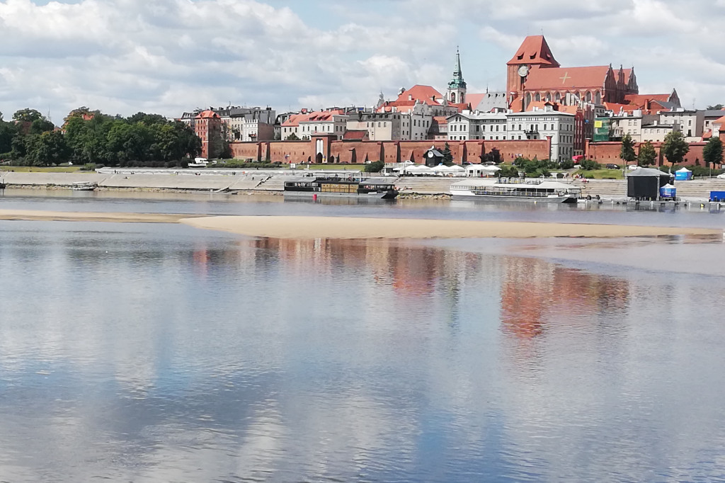 Niski poziom Wisły w Toruniu