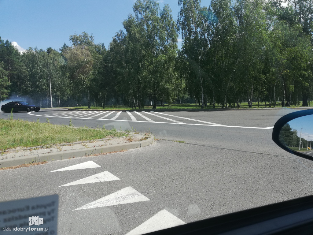 Driftowanie na osiedlu Na Skarpie
