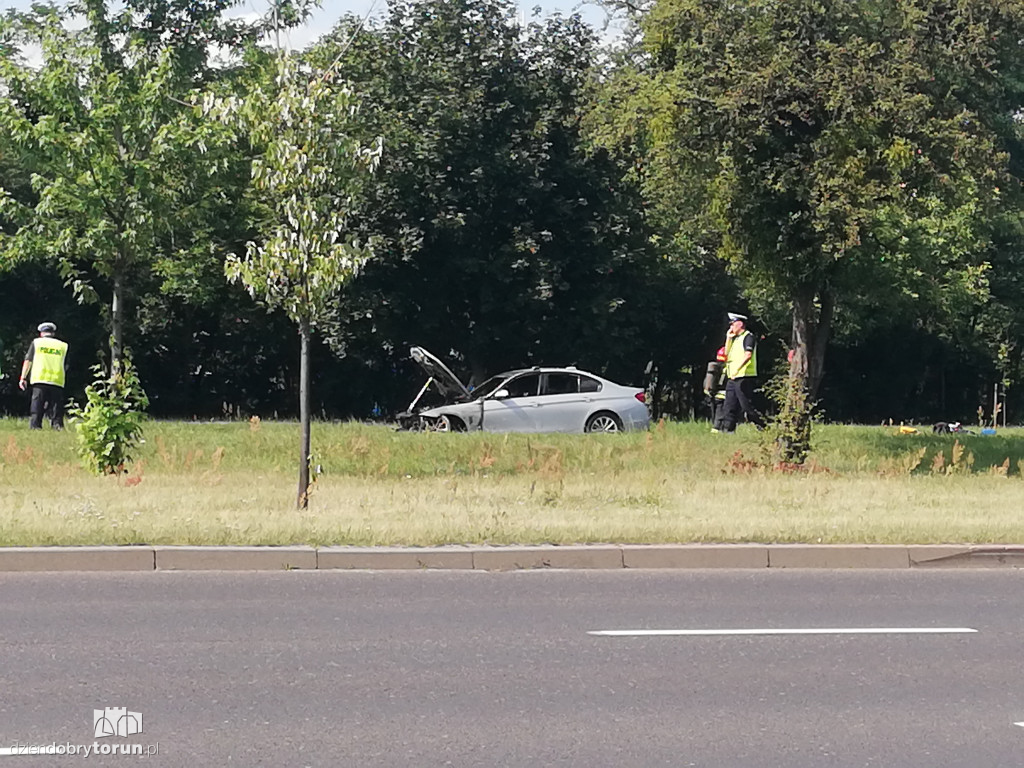 Pożar policyjnego BMW na Szosie Lubickiej