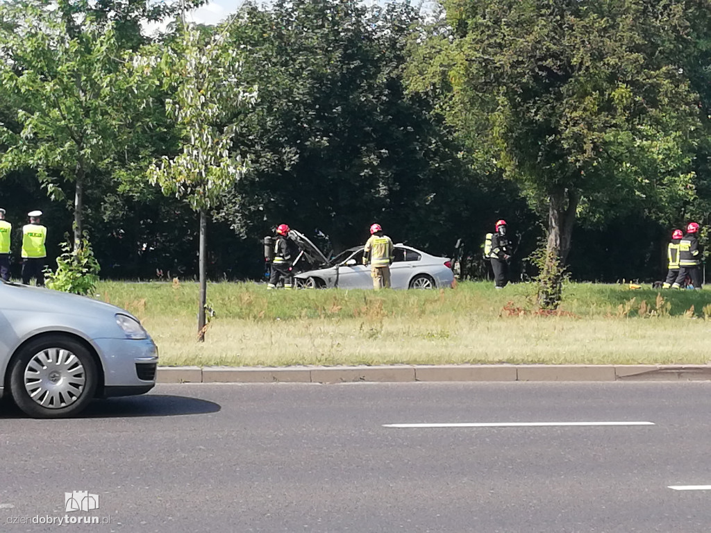 Pożar policyjnego BMW na Szosie Lubickiej