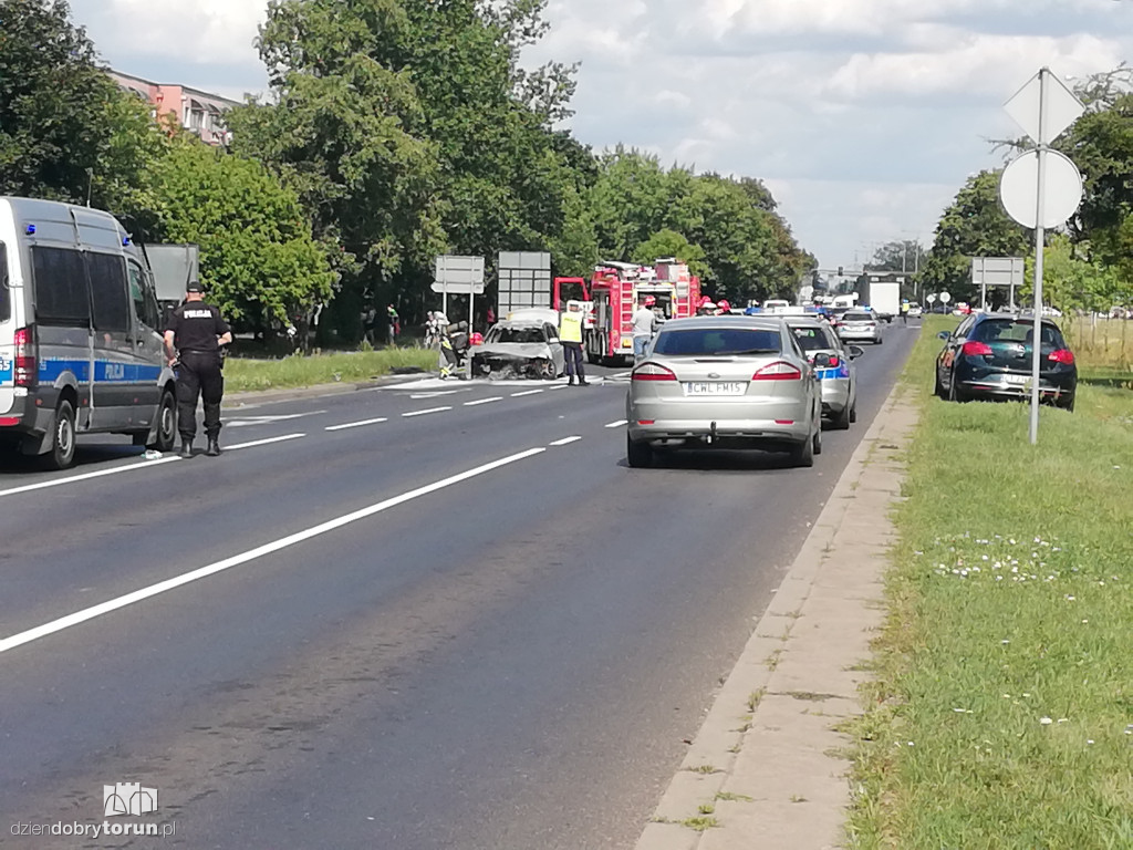 Pożar policyjnego BMW na Szosie Lubickiej
