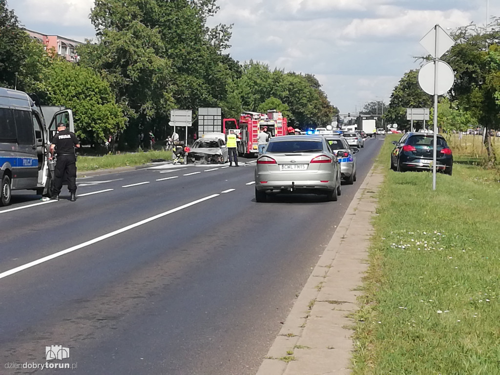 Pożar policyjnego BMW na Szosie Lubickiej