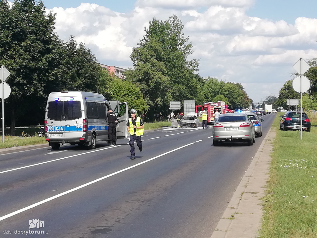 Pożar policyjnego BMW na Szosie Lubickiej