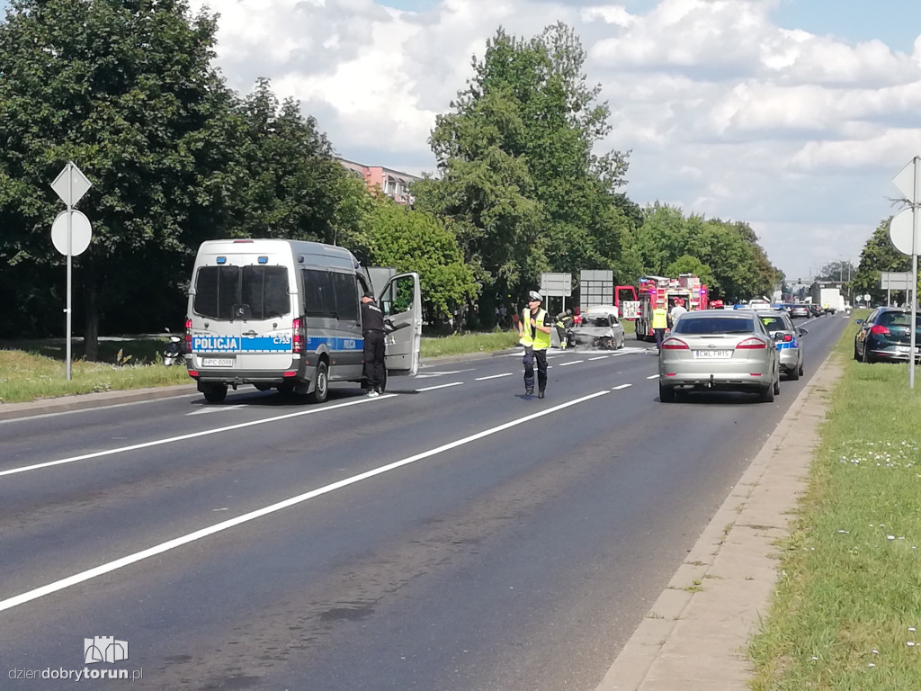 Pożar policyjnego BMW na Szosie Lubickiej