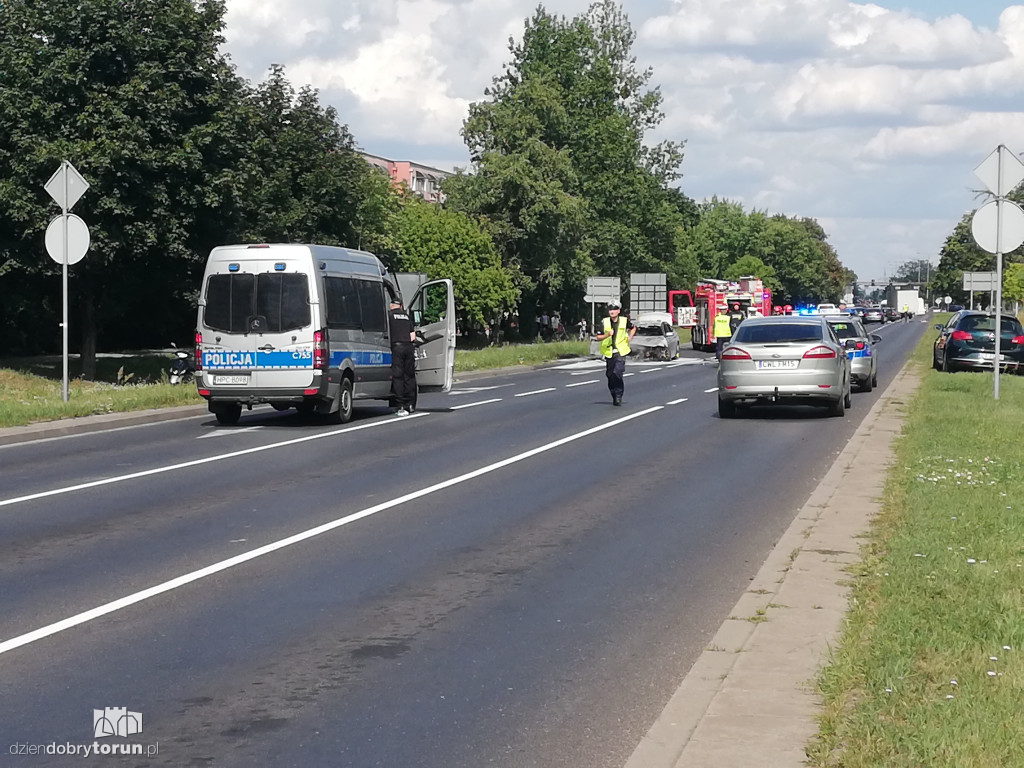 Pożar policyjnego BMW na Szosie Lubickiej
