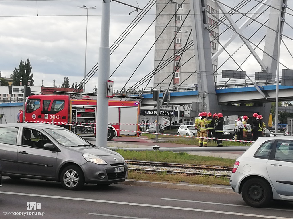 Autobus zderzył się z ciężarówką