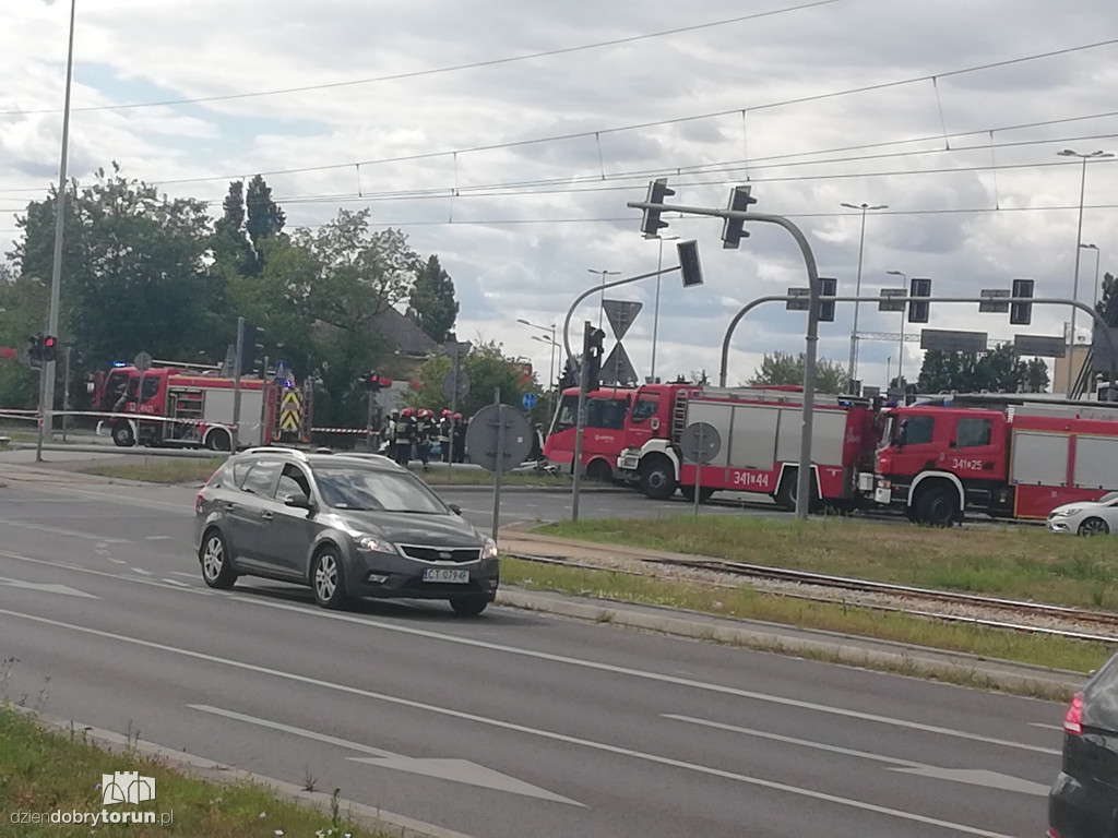 Autobus zderzył się z ciężarówką
