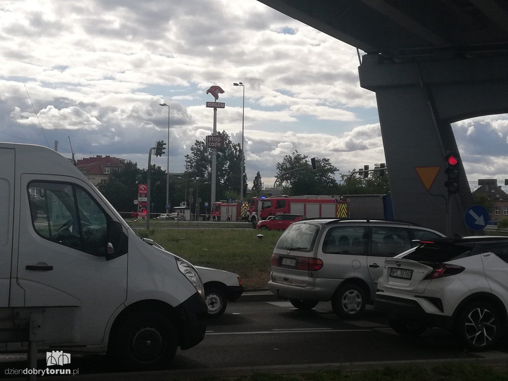 Autobus zderzył się z ciężarówką