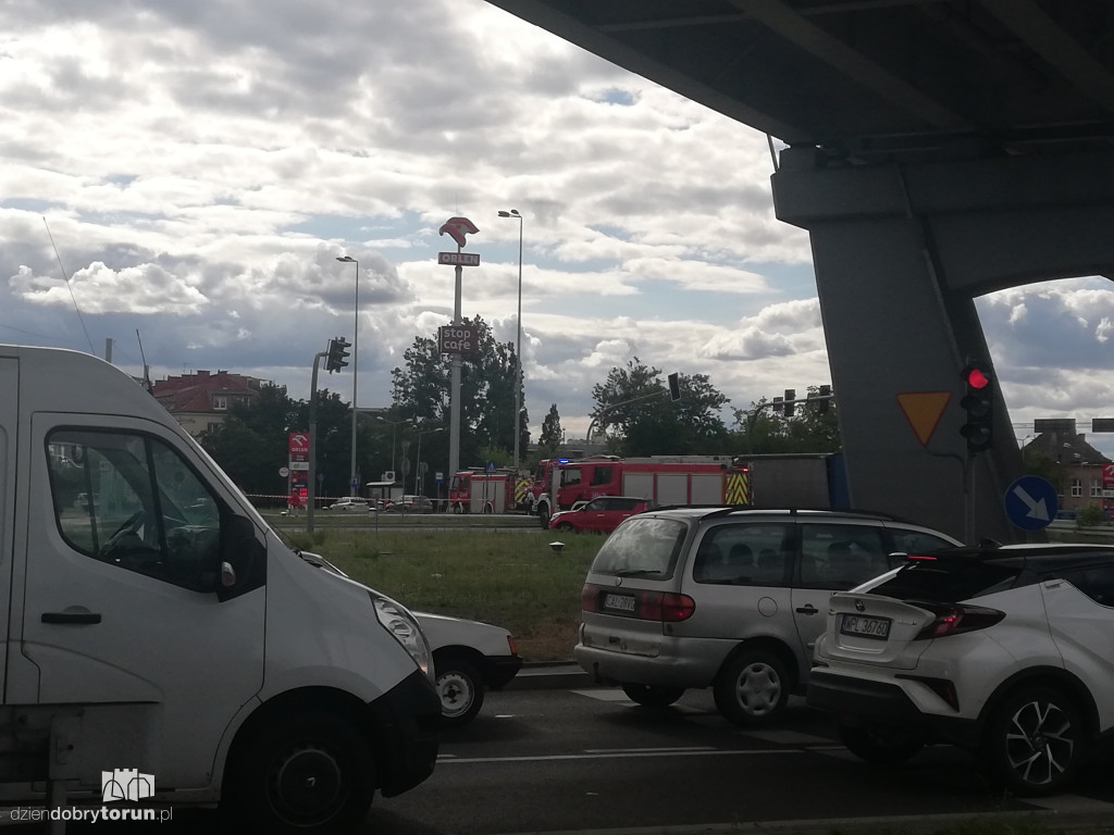 Autobus zderzył się z ciężarówką