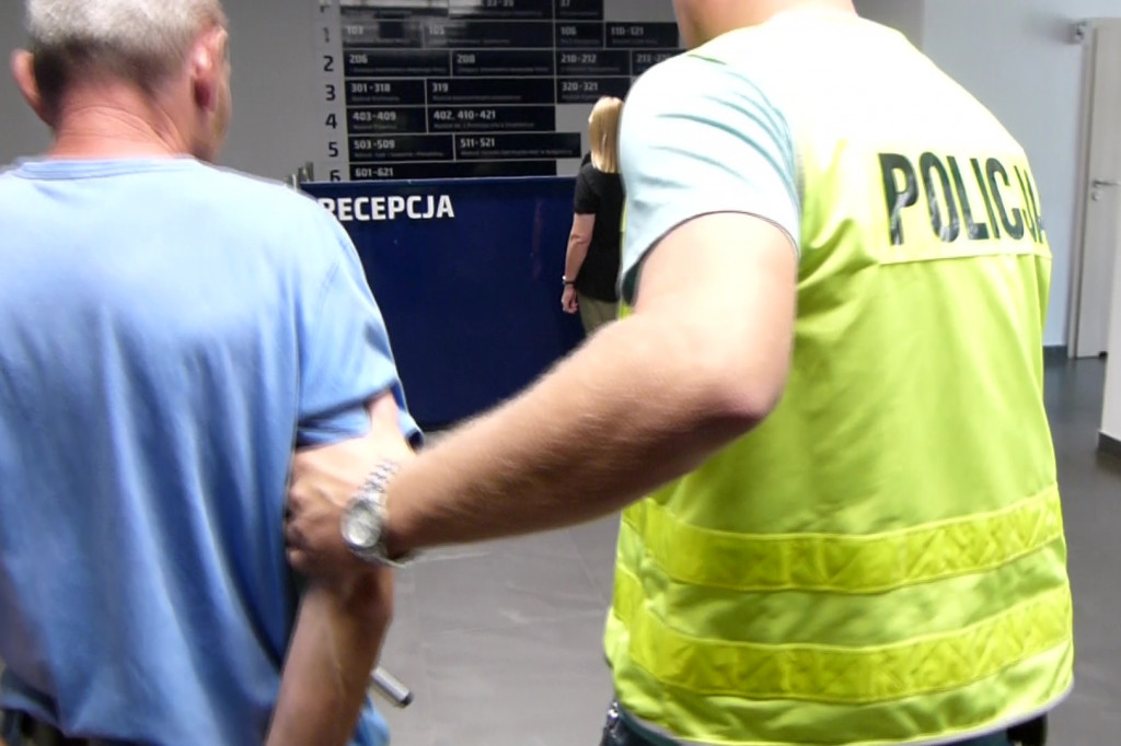 Policjanci zatrzymali oszusta