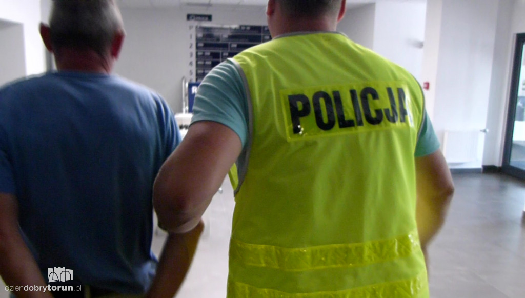Policjanci zatrzymali oszusta