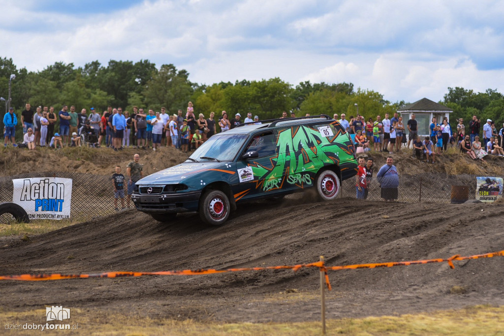 Krzykacz i Edek na Wrak Race w Toruniu