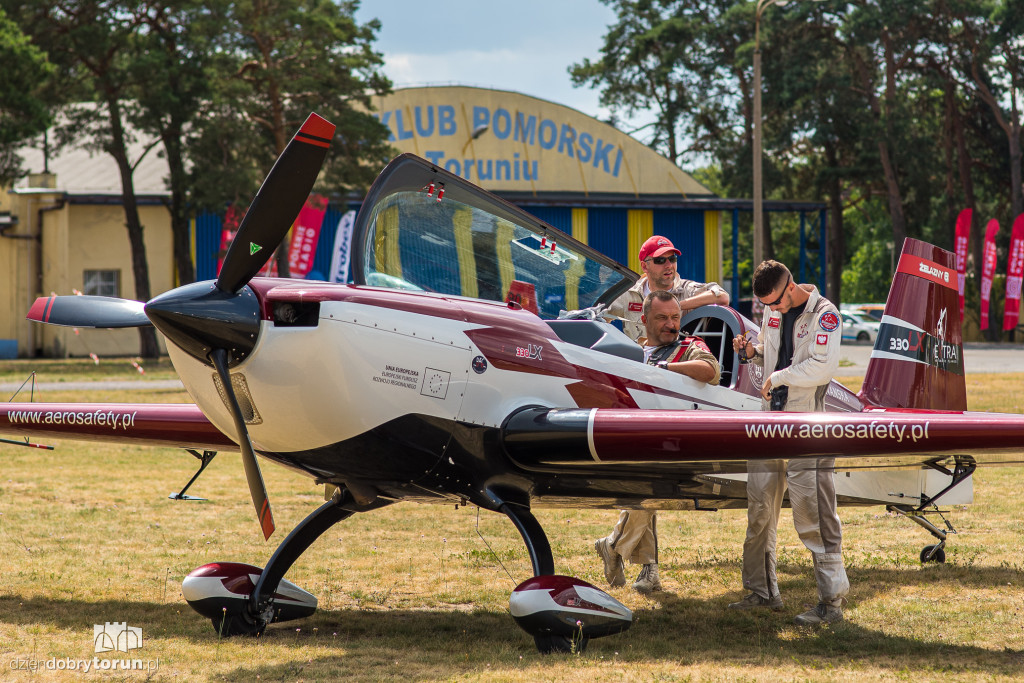 Zawody EAAC na toruńskim lotnisku