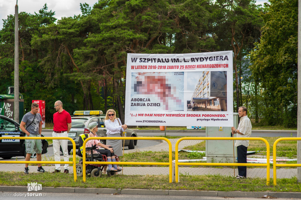 Pikieta pod Szpitalem Wojewódzkim