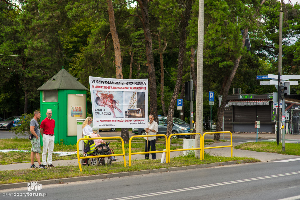 Pikieta pod Szpitalem Wojewódzkim