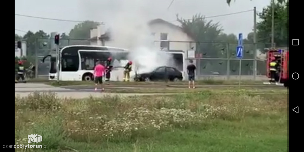 Pożar samochodu na Olsztyńskiej