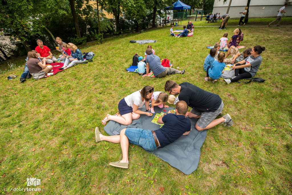 Planszówki na trawie w Książnicy