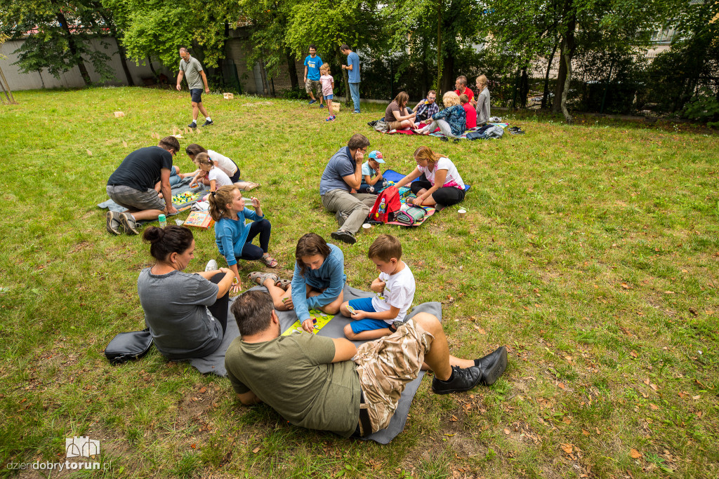 Planszówki na trawie w Książnicy