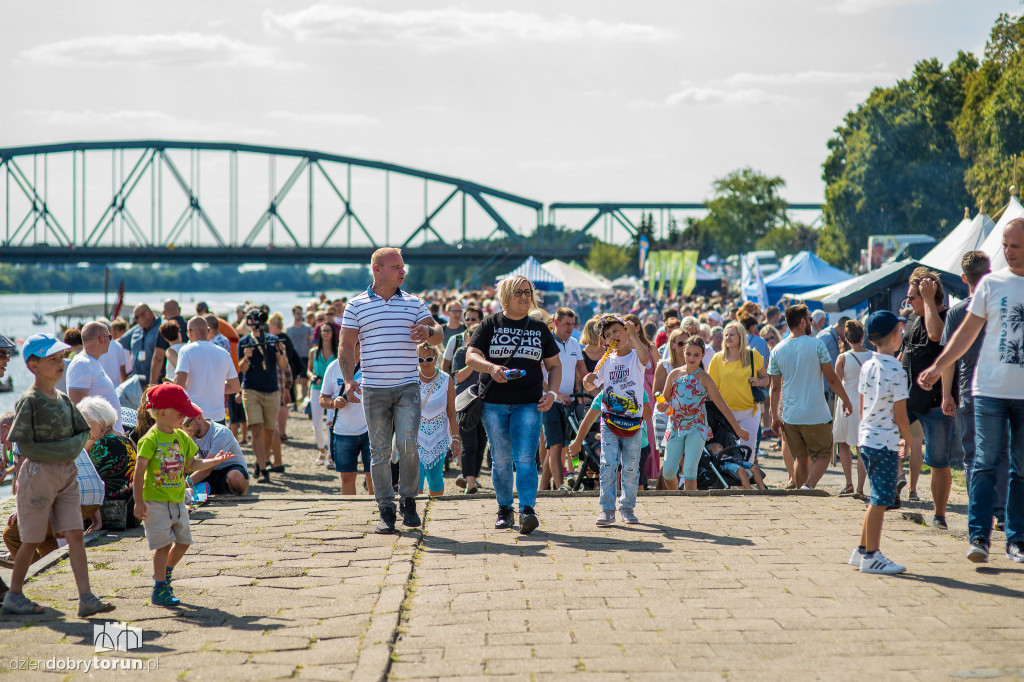 Tłumy na jarmarku nadwiślańskim