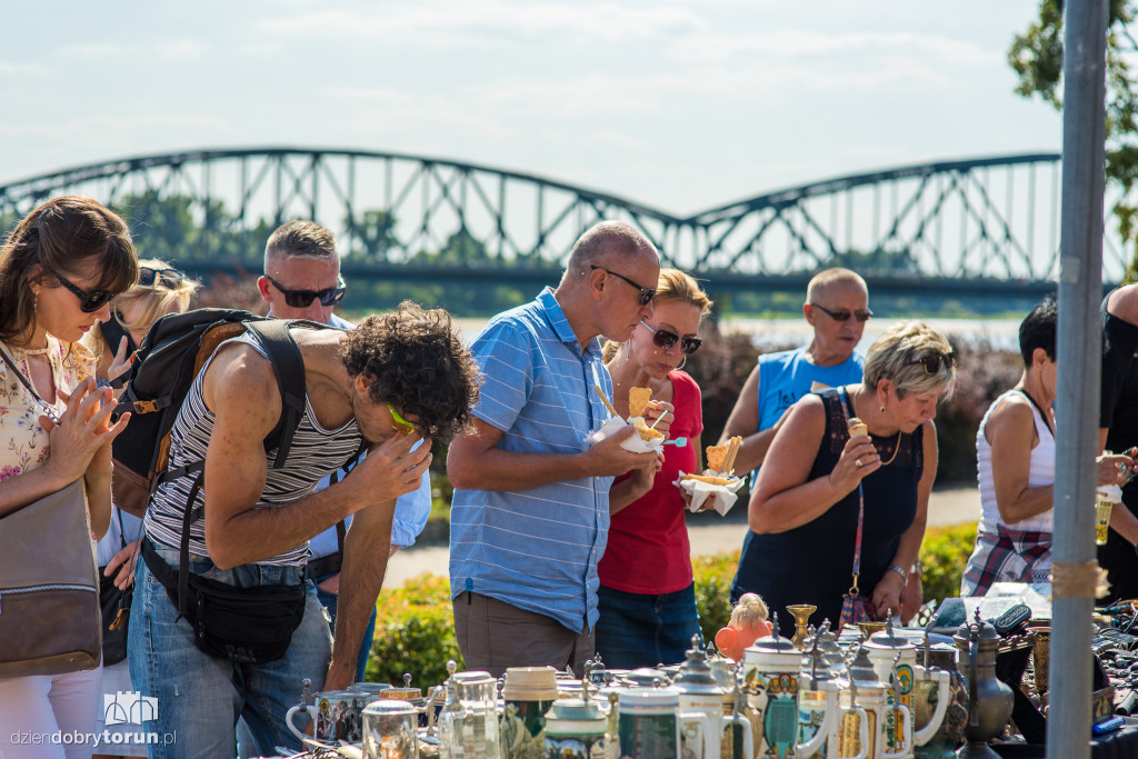 Tłumy na jarmarku nadwiślańskim