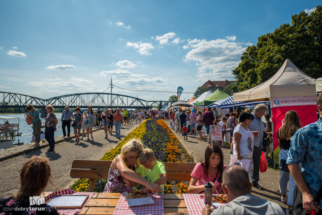Tłumy na jarmarku nadwiślańskim
