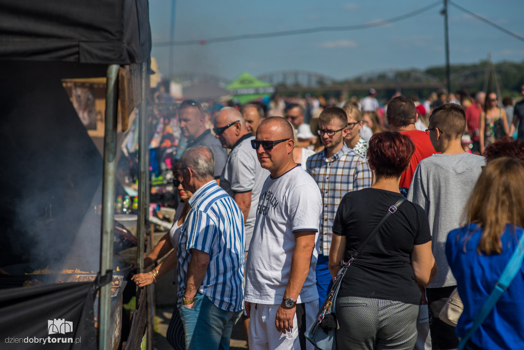 Tłumy na jarmarku nadwiślańskim