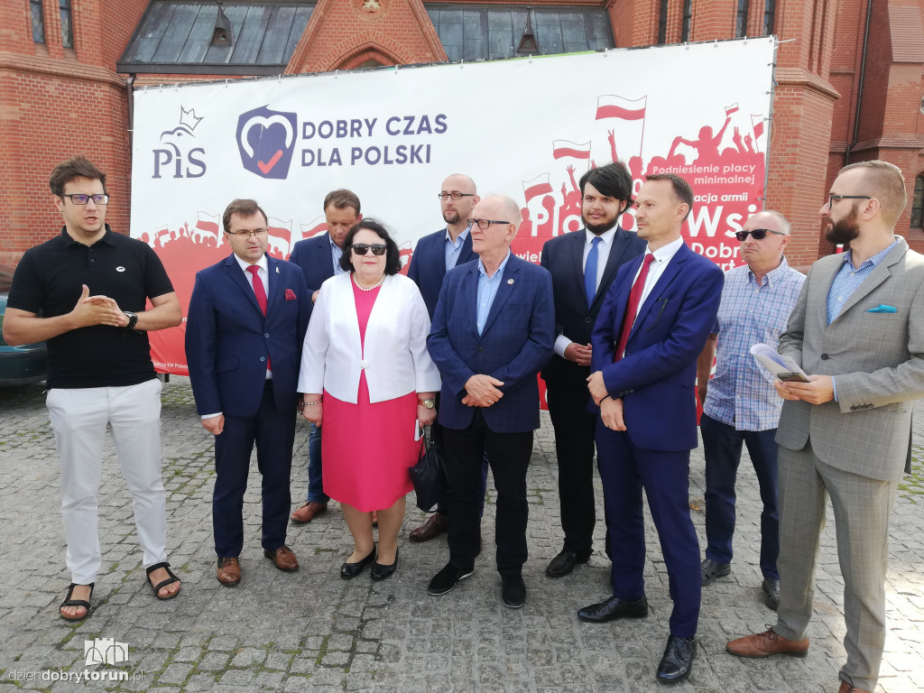 Konferencja prasowa PiS przed wyborami