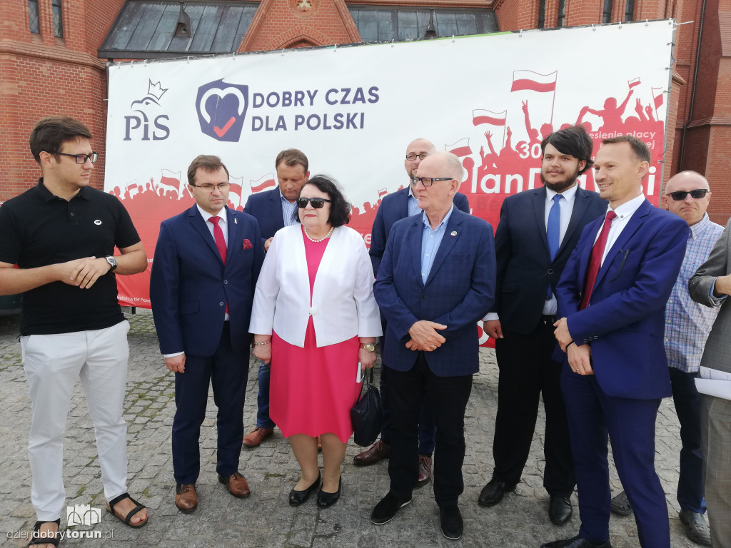 Konferencja prasowa PiS przed wyborami