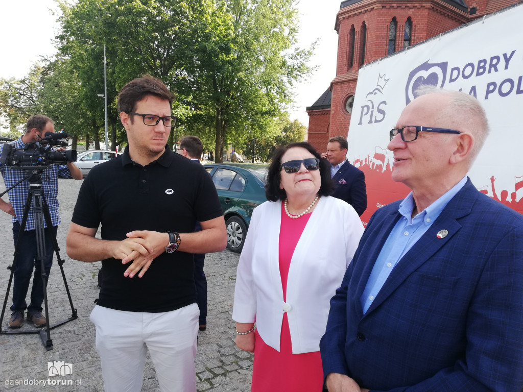 Konferencja prasowa PiS przed wyborami