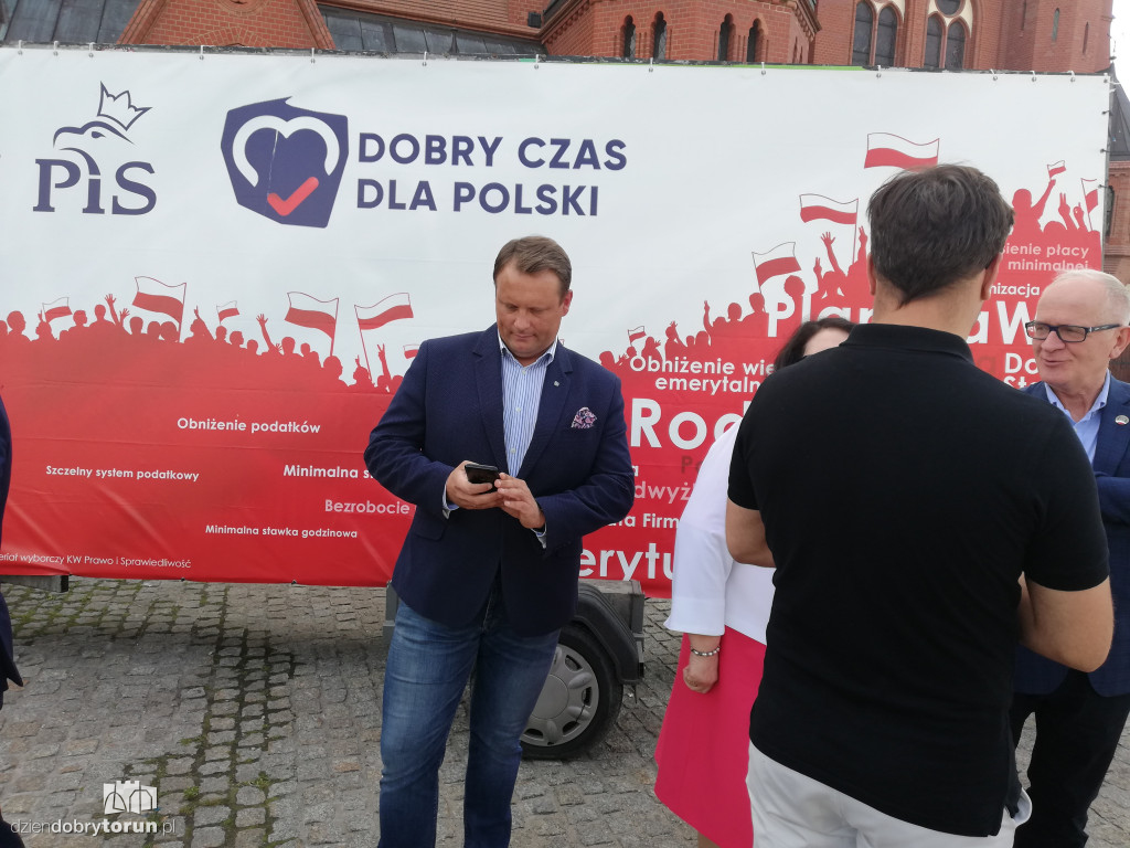 Konferencja prasowa PiS przed wyborami