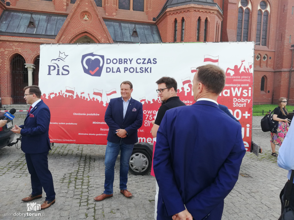 Konferencja prasowa PiS przed wyborami