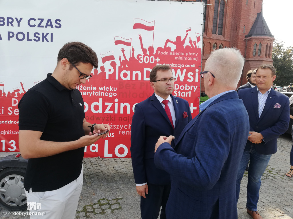 Konferencja prasowa PiS przed wyborami