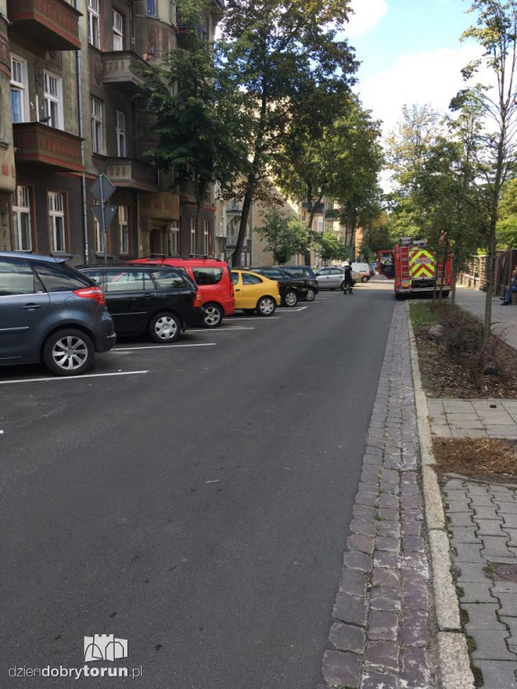 Ulatniający się gaz w kamienicy