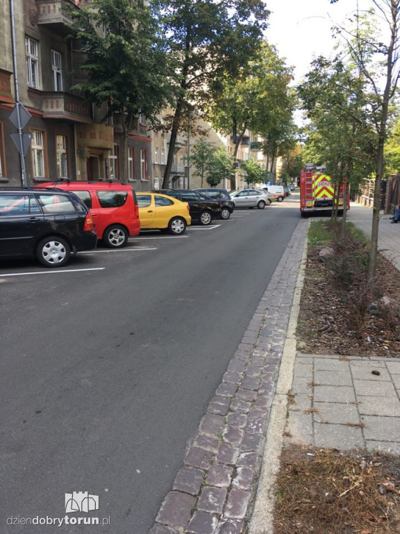 Ulatniający się gaz w kamienicy