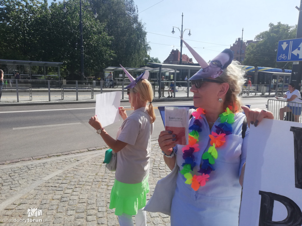 KOD manifestował przed CKK Jordanki