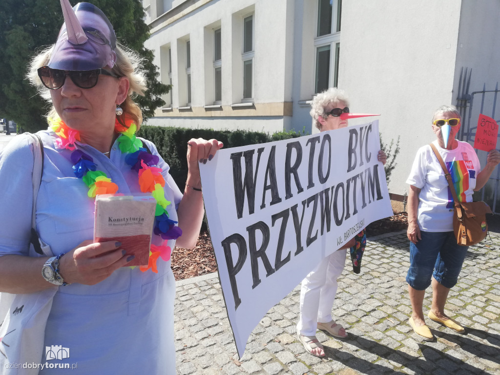 KOD manifestował przed CKK Jordanki