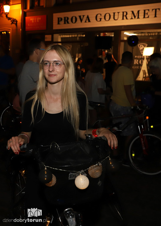 Świetlna rowerowa masa krytyczna