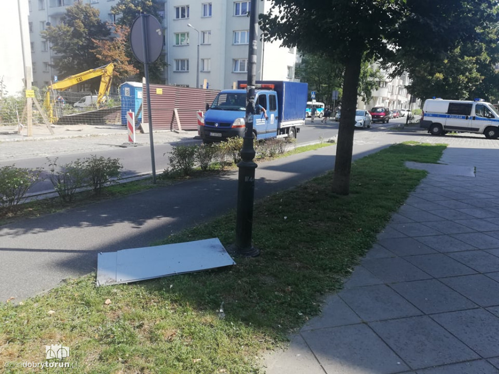 Co się stało z plakatami Mariusza Kałużnego?