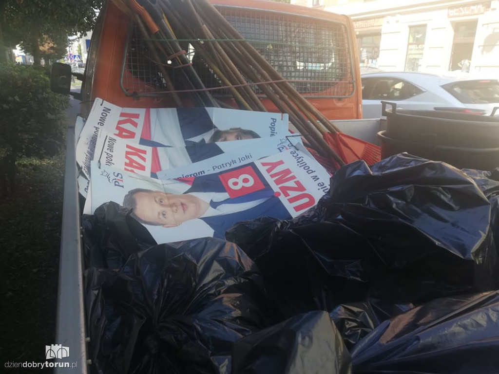 Co się stało z plakatami Mariusza Kałużnego?