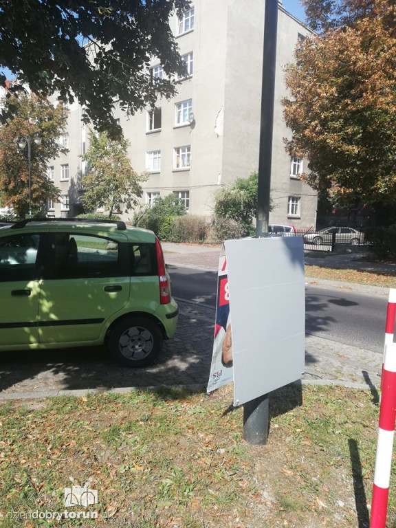 Co się stało z plakatami Mariusza Kałużnego?